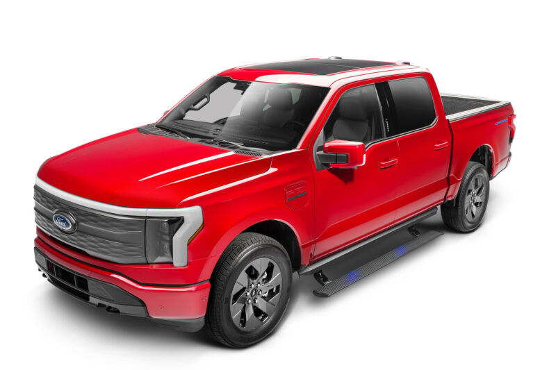 AMP Research 2021 Ford F-150 SuperCrew & 22-23 F-150 Lightning CC PowerStep XL - Black