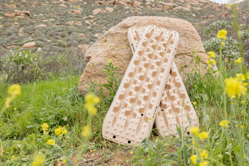 DV8 Offroad DV8 Xtract Traction Boards | Pair | Tan