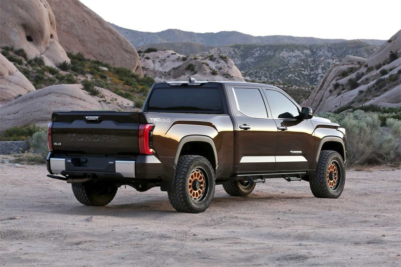 Fabtech 2022 Toyota Tundra 4WD Factory Rear Coils 3in UCA Sys w/Fr Dirt Logic 2.5 Resi C/O Rr Coil