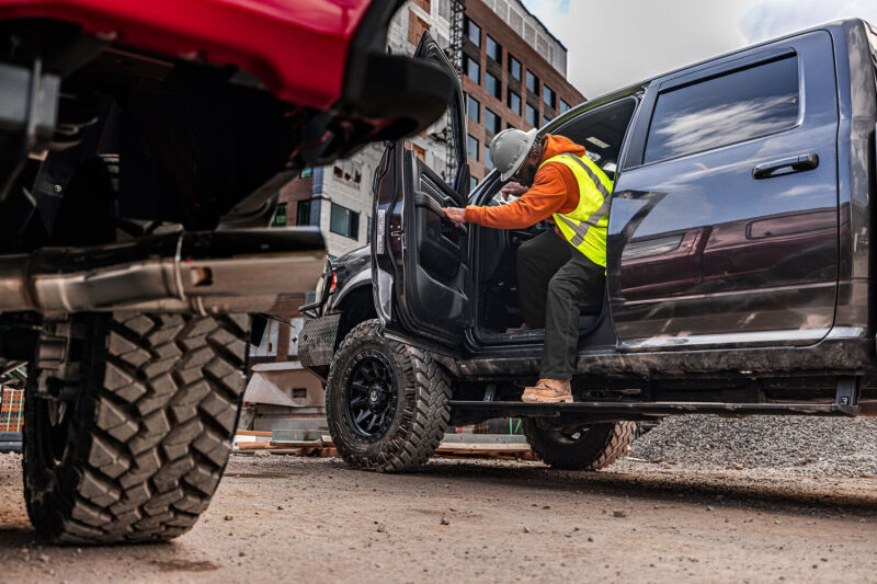 AMP Research 2025 RAM 2500/3500 Diesel PowerStep Vision