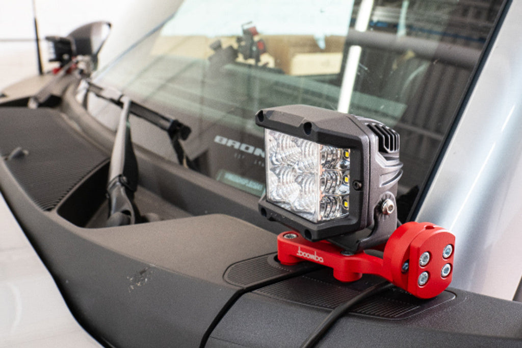 BRONCO LIGHT / FLAG MOUNT
