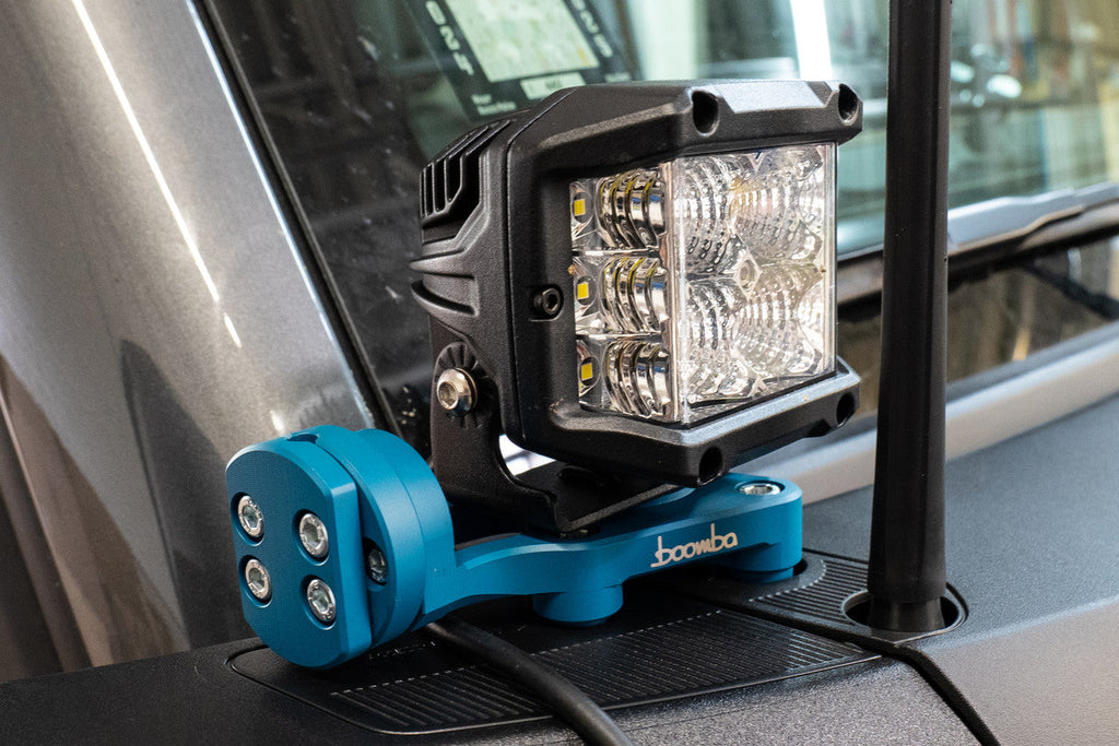 BRONCO LIGHT / FLAG MOUNT