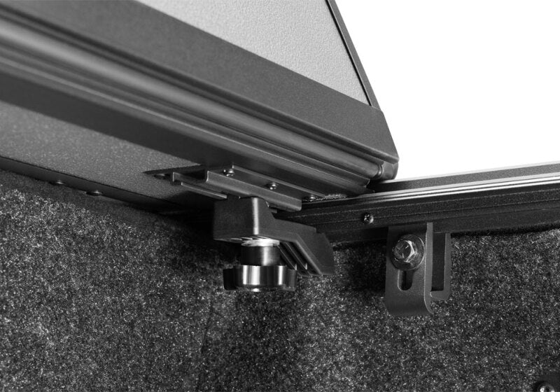 BAK 17-20 Nissan Titan 5ft 6in Bed BAKFlip MX4 Matte Finish