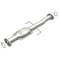 MagnaFlow Direct Fit Catalytic Converter 01-04 Toyota Tacoma 2.4L Rear